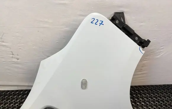 Renault Trafic III (X82) Fender 