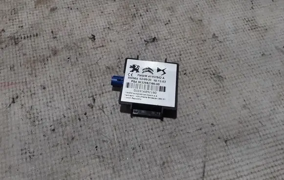 Peugeot 3008 II Aerial GPS antenna 9832982380