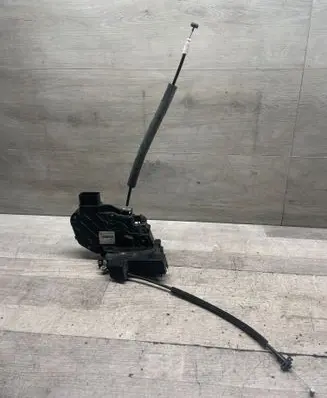 Jaguar XF X250 Front door lock 6W8A21813AD 989752 A048317