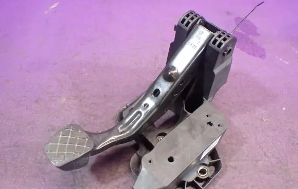 Seat Ibiza IV (6J,6P) Brake pedal 6R1721058