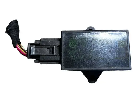 Volkswagen Touran I Seat heating relay 7L0959772