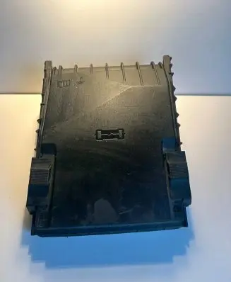 Volkswagen Tiguan Fuse box cover 0-1418987-1