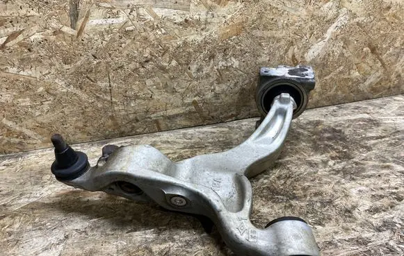 Infiniti G37 Front lower control arm/wishbone