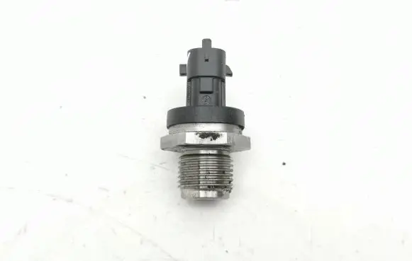 Jeep Cherokee Fuel pressure sensor 0281006164