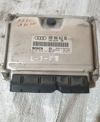 Audi A3 S3 8L Engine control unit/module 038906012BB 0281010123