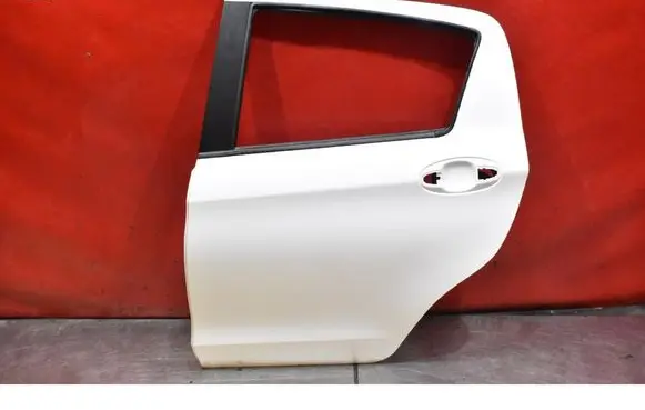 Toyota Yaris Rear door 