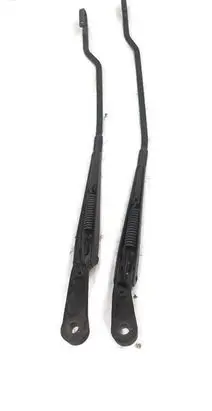 Volkswagen PASSAT B5 Front wiper blade arm 3B1955410 3B1955409