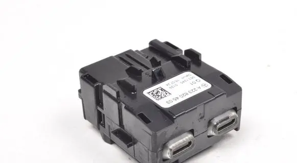 Mercedes-Benz GLC C253 USB socket connector A2238204503
