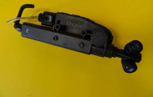 Audi A8 S8 D3 4E Headlight washer spray nozzle 4E0955966A