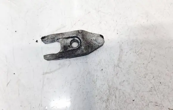 Opel Insignia A Fuel Injector clamp holder 