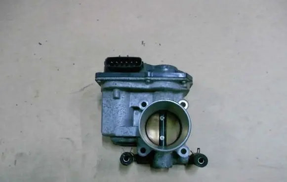 Suzuki Swift II Throttle valve