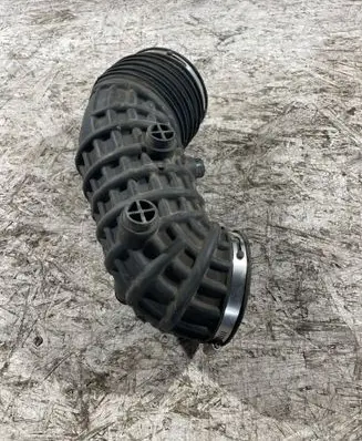 Mercedes-Benz C W205 Air intake hose/pipe 23340374