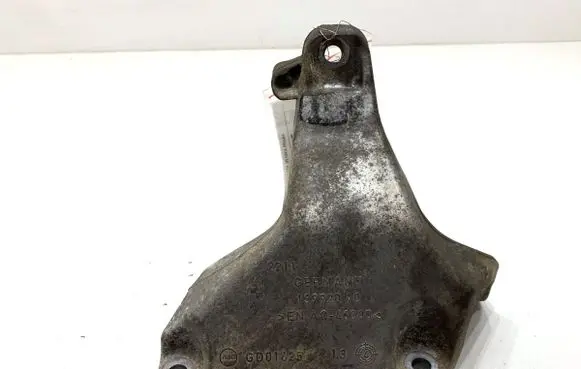 BMW 3 F30 F35 F31 Engine mounting bracket 6857560