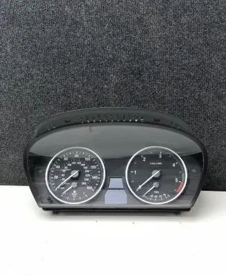 Speedometer (instrument cluster)