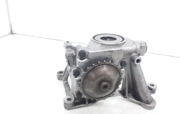 Audi A6 S6 C5 4B Oil pump 059115105G