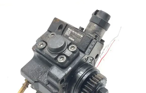 Opel Vivaro Fuel injection high pressure pump 0445010404