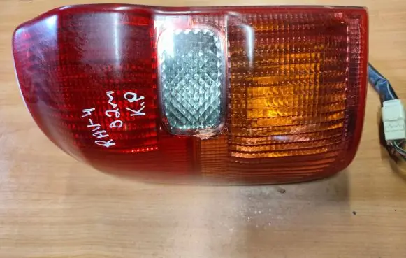 Toyota RAV 4 (XA20) Rear/tail lights