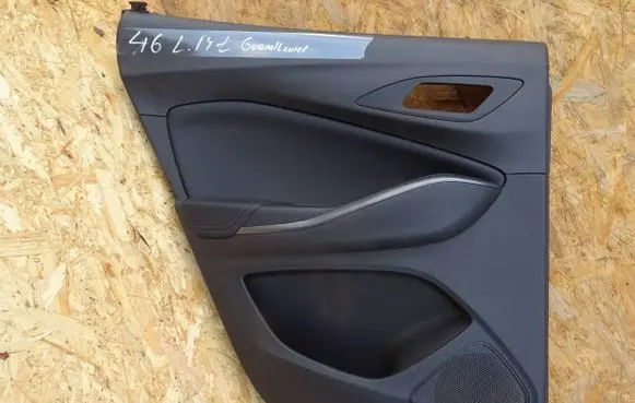 Opel Grandland X Coupe rear side trim panel 