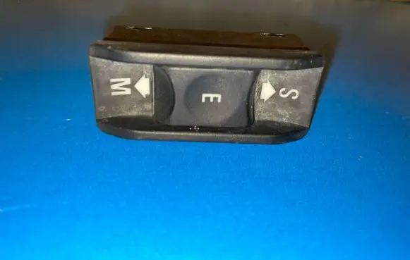 BMW 8 E31 Gear shifter/selector 1383702