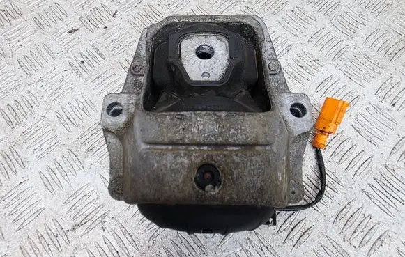 Engine mount bracket