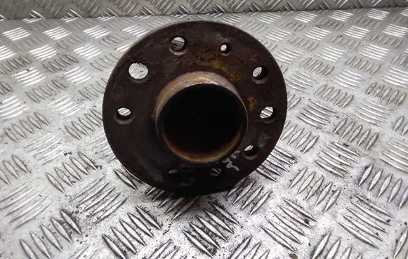 Opel Meriva B Rear wheel hub