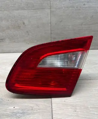 Tailgate rear/tail lights