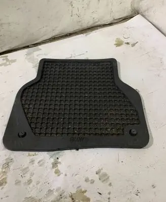 BMW 5 E39 Rear floor mat 9405717