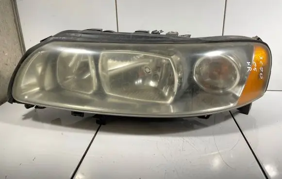 Volvo XC70 Headlight/headlamp 30698839 89900269