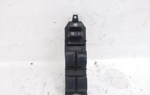 Toyota Prius (XW30) Electric window control switch 8404033080