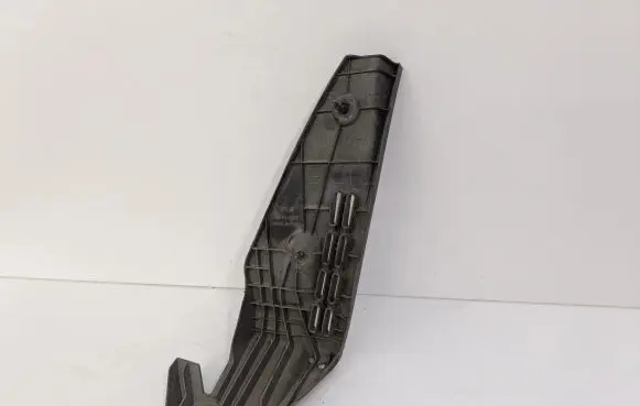 Rear arch fender liner splash guards