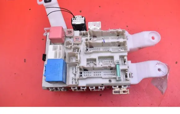 Toyota Avensis Verso Fuse box set 82730-0F051-C