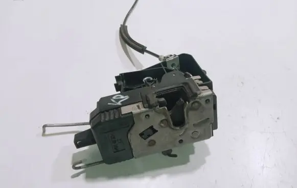 Opel Signum Front door lock 13201311
