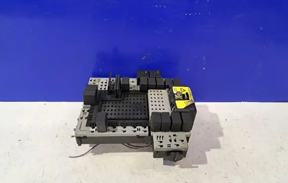 Volvo XC90 Fuse module 9441161