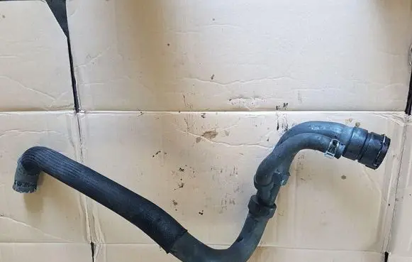 Volvo S80 Engine coolant pipe/hose