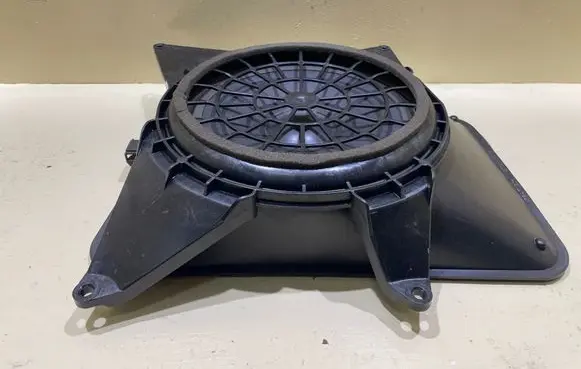 Audi A8 S8 D3 4E Subwoofer speaker 4E003541201S