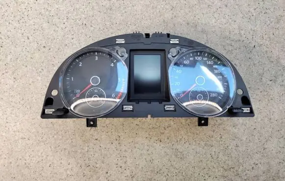 Volkswagen PASSAT CC Speedometer (instrument cluster) 3C8920870CAOP0917 3C8920870C
