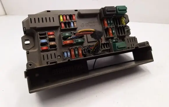 BMW X5 E70 Fuse module 6931690 61149145115