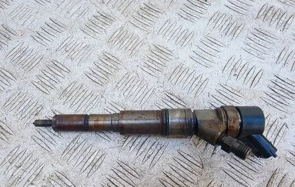 BMW 5 E39 Fuel injector 0445110047 7785984
