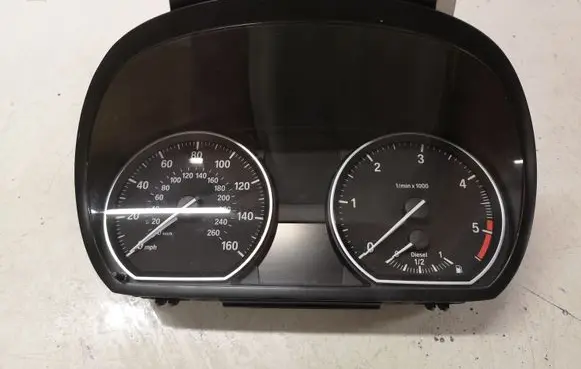 BMW 1 E81 E87 Speedometer (instrument cluster) 102498592 918704901 270016079
