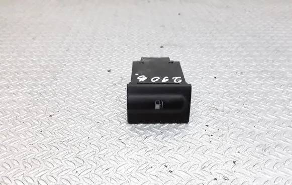 Skoda Octavia Mk1 (1U) Fuel tank opening switch 