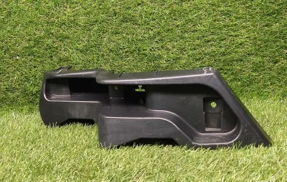 Rear bumper corner part panel trim