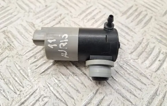 Toyota Auris 150 Windscreen/windshield washer pump 8533002030 30892