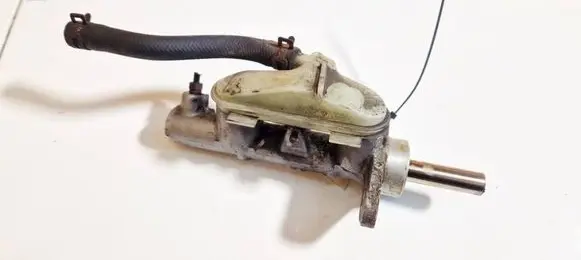 Master brake cylinder