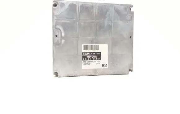 Toyota Avensis T250 Engine control unit/module 8966105821 MB1758008332