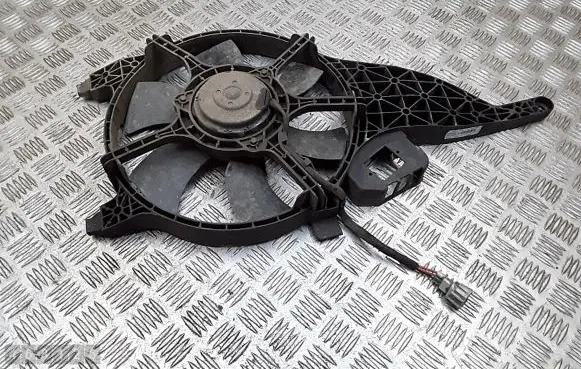 Nissan Navara Electric radiator cooling fan 92120eb400