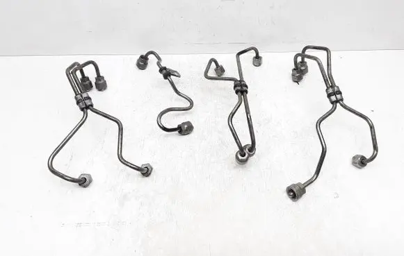 Volvo XC60 Fuel injector supply line/pipe 
