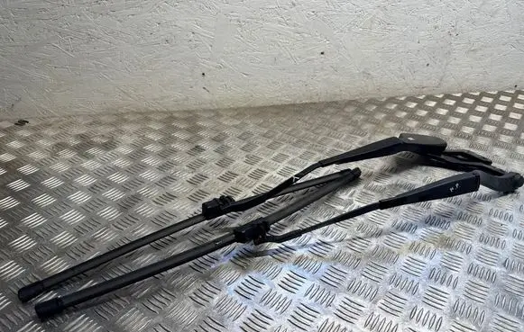 Mercedes-Benz C W204 Windshield/front glass wiper blade A2048200044