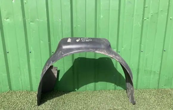 Audi A3 S3 8L Front wheel arch liner splash guards 8L0821171