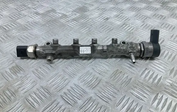 Volkswagen Golf VII Fuel pressure regulator 04L089B 057130764AB 04L906054