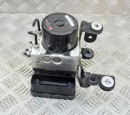 Volvo V60 ABS Pump P31329137 10092604093